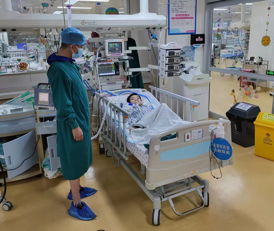 建始县跨省救护车出租公司